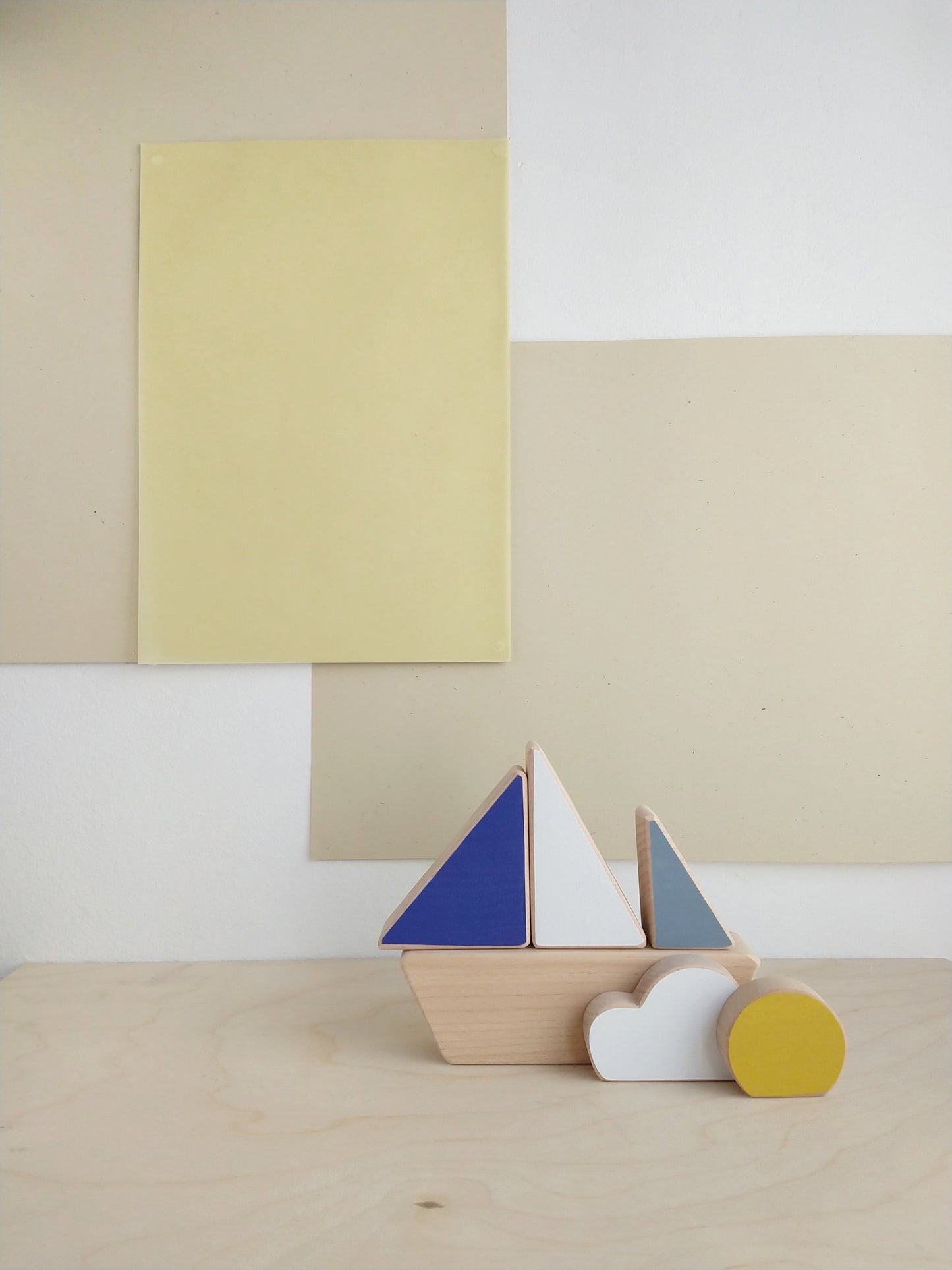 The minimalistic stacking boat toy